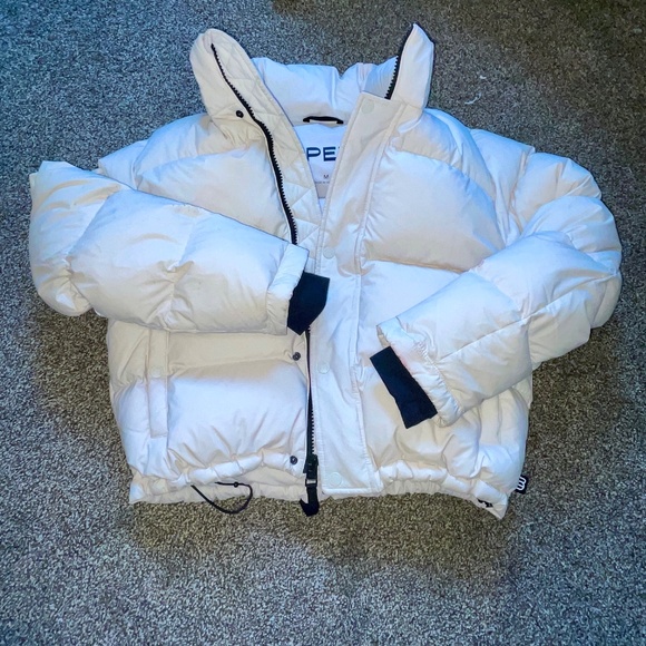 Aritzia SUPER PUFF, size M, Color Matte Pearl - Picture 1 of 12